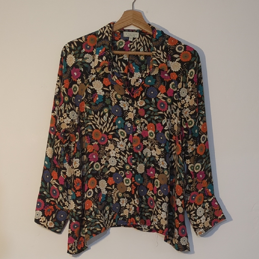 Status by Chenault - Floral Button-Up Blouse with Multicolor Design